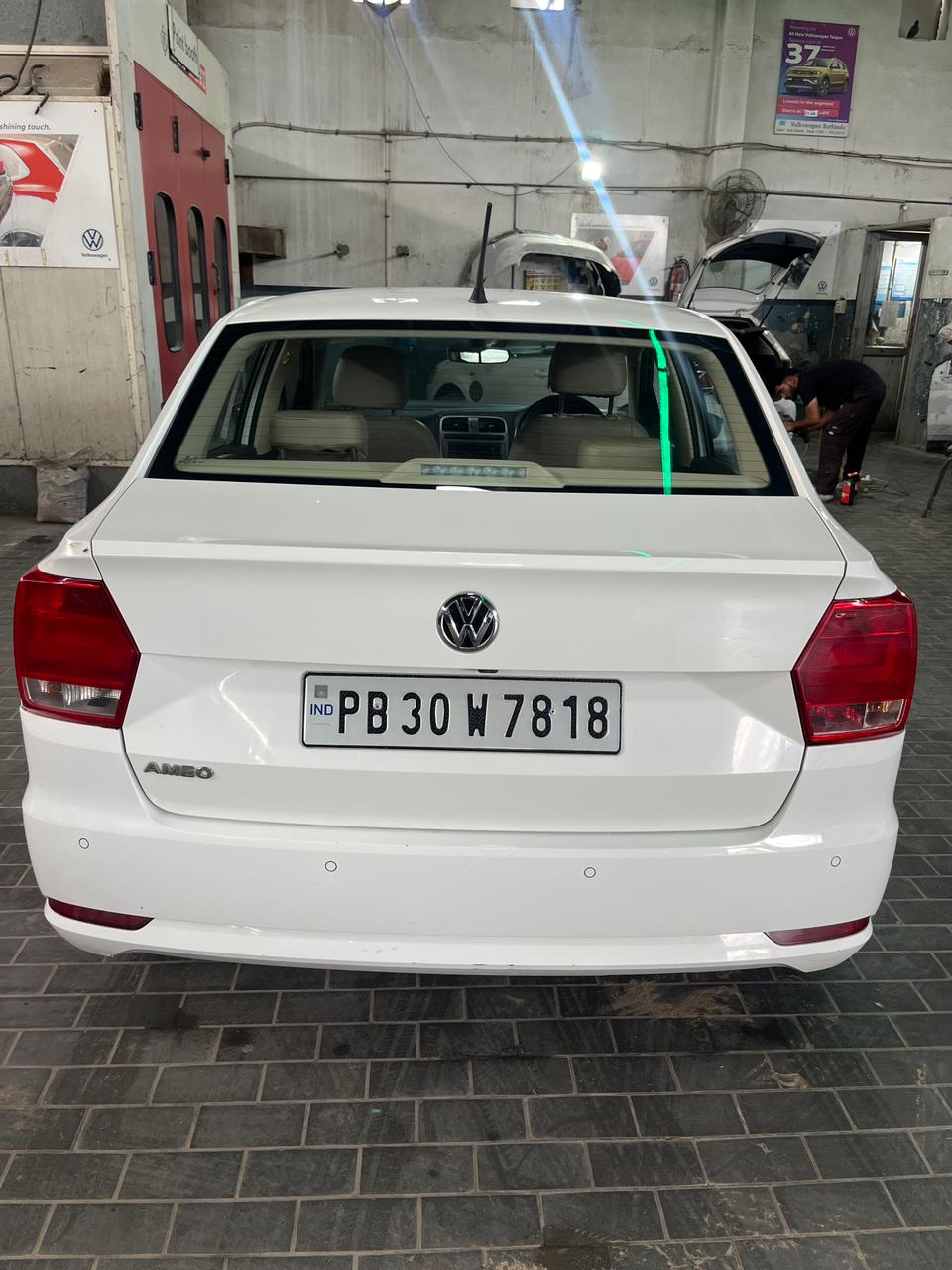Volkswagen Ameo(2016-2019) Highline 1.2l Plus (p)